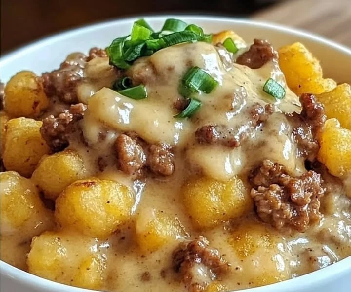 Imagine starting your morning with crispy tater tots, creamy sausage gravy, fluffy scrambled eggs, and gooey cheddar cheese—all in one bowl! This hearty breakfast is a crowd-pleaser that’s perfect for...