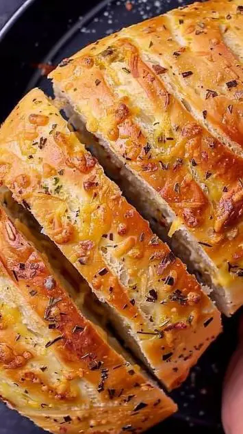 Cheesy Garlic Bread Recipe | Homemade Domino's Style Cheese Garlic Bread in Pressure Cooker