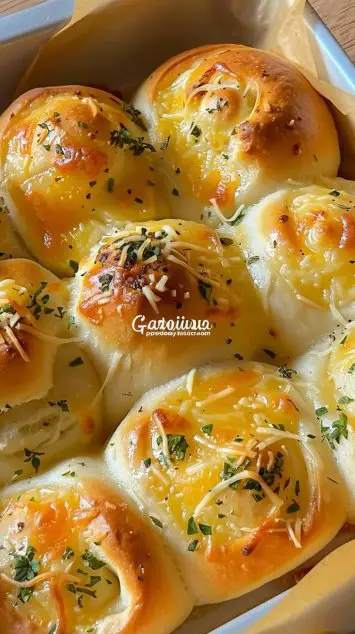 Buttery Cheese Garlic Rolls, Everyone Will Love Them!