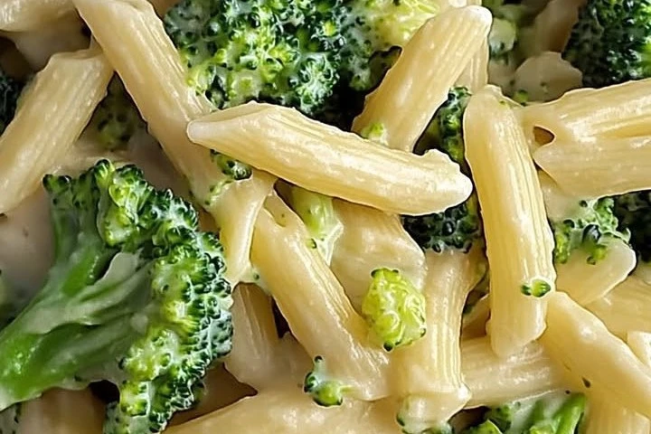 Quick & Cheesy Broccoli Pasta: Ready in 25 Minutes