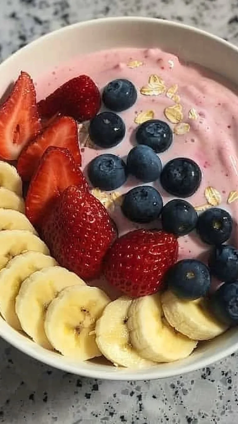 5-minute fruit smoothie bowl topped with fresh fruits and Greek yogurt