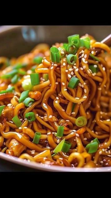 Sticky Garlic Chicken Noodles Recipe